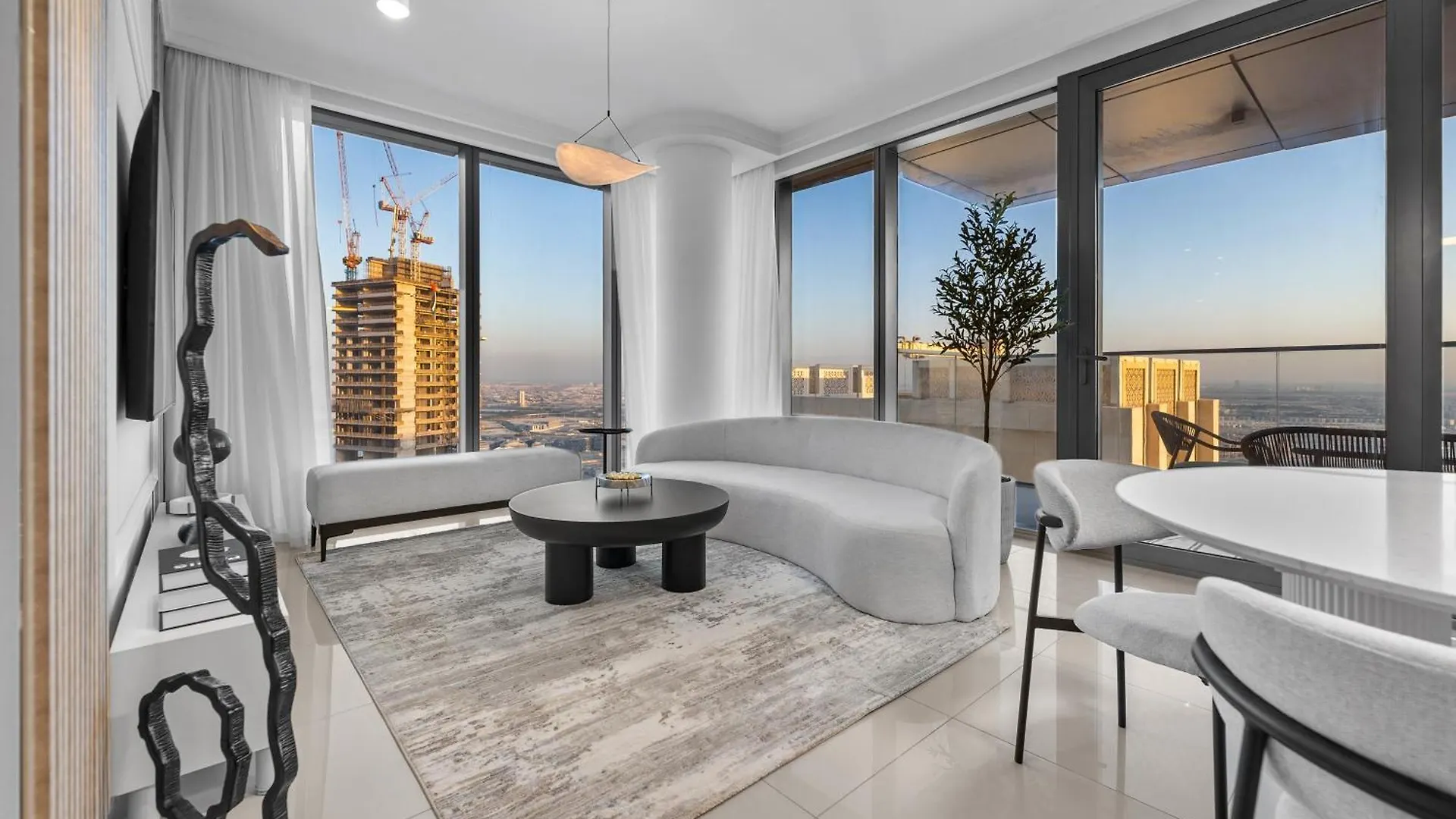 Magnificent - New Stylish 1 Bedroom In Downtown Dubai Apartment