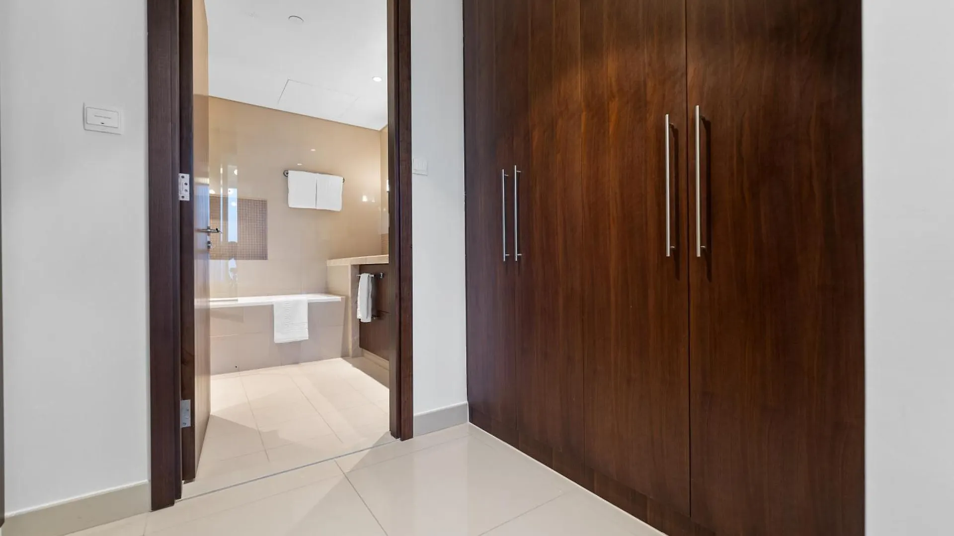 Magnificent - New Stylish 1 Bedroom In Downtown Dubai United Arab Emirates